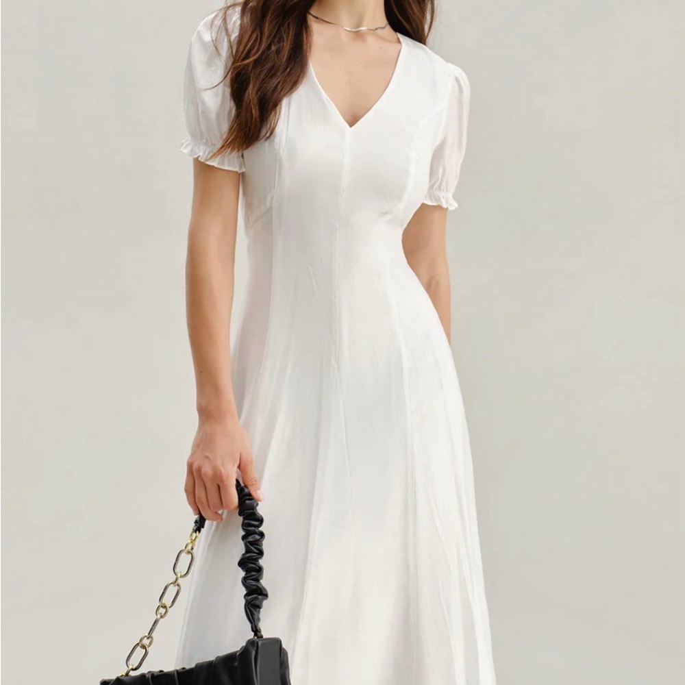 Elegant White V-Neck Midi Dress